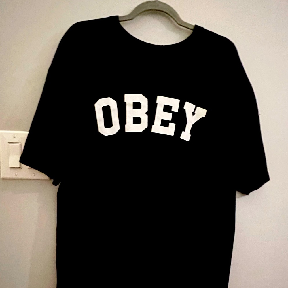 Mens Obey Tee shirt. Size XL. Never worn.